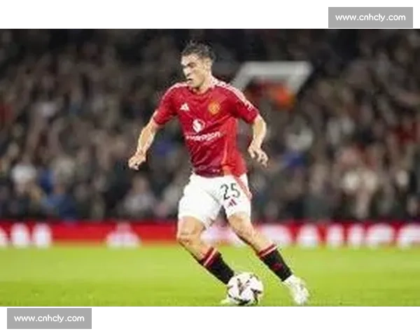 罗马诺：罗马领跑乌迪内斯争夺波兰新星焦乌科夫斯基